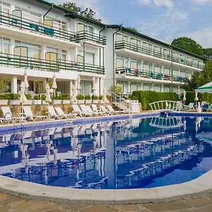 3* Hotel Kini Park & Free Parking